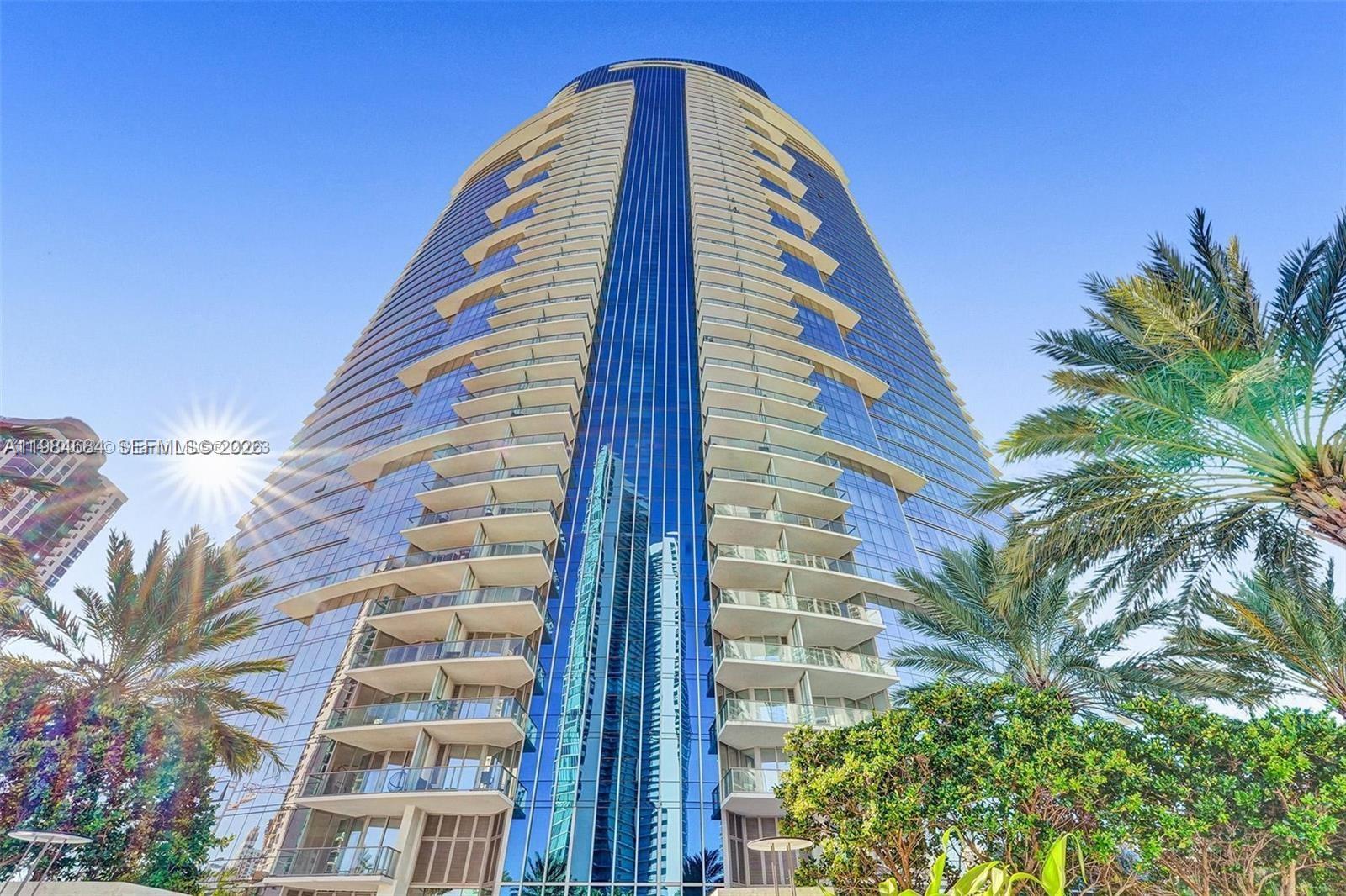 PARAMOUNT MIAMI WORLD - Residential