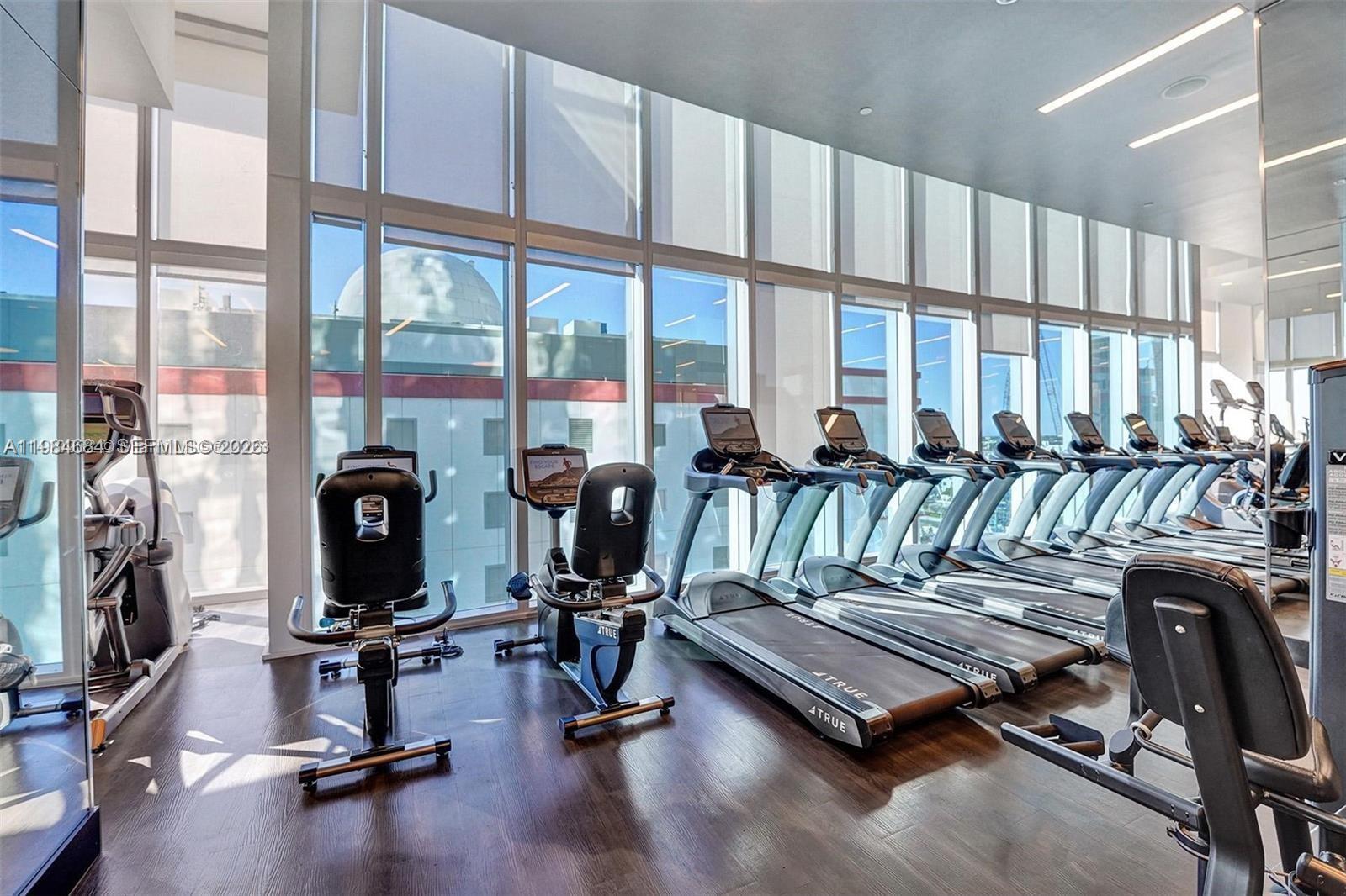 PARAMOUNT MIAMI WORLD - Residential