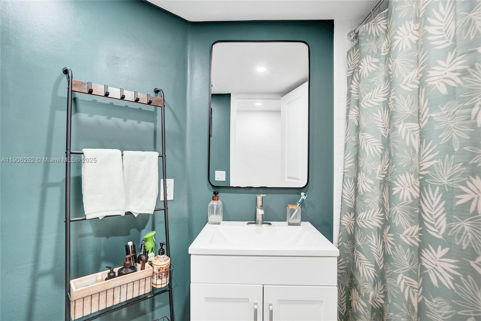 PARC VILLAGE CONDO - Residential Lease