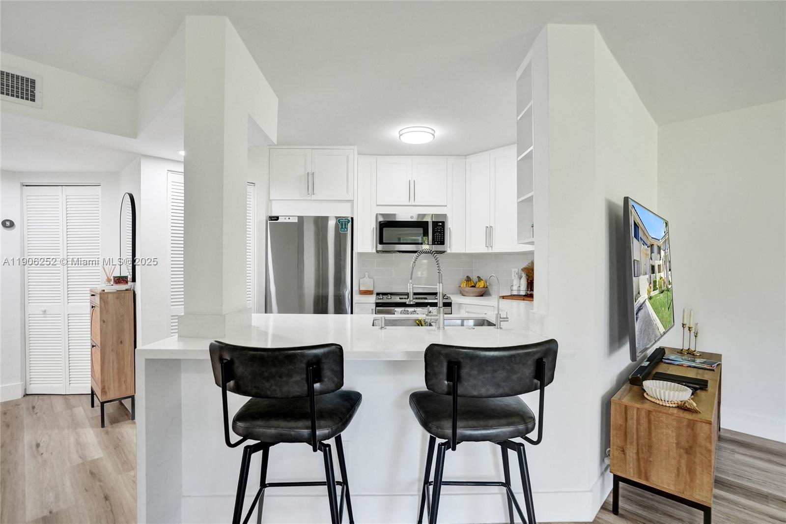 PARC VILLAGE CONDO - Residential Lease