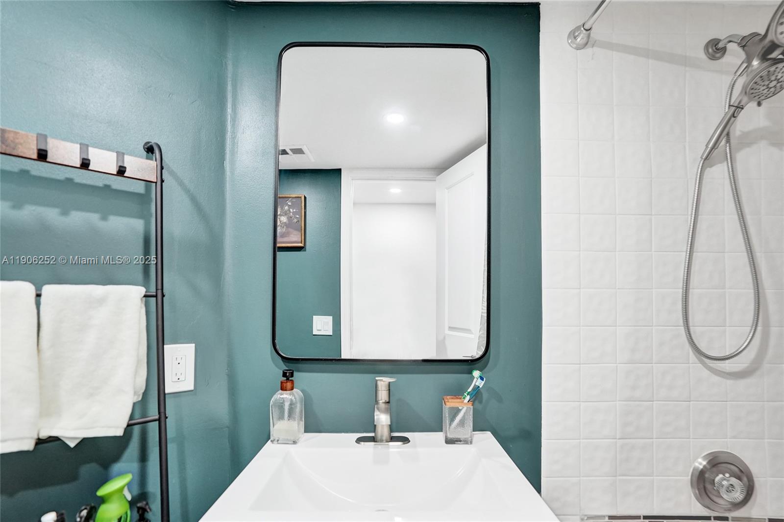 PARC VILLAGE CONDO - Residential Lease