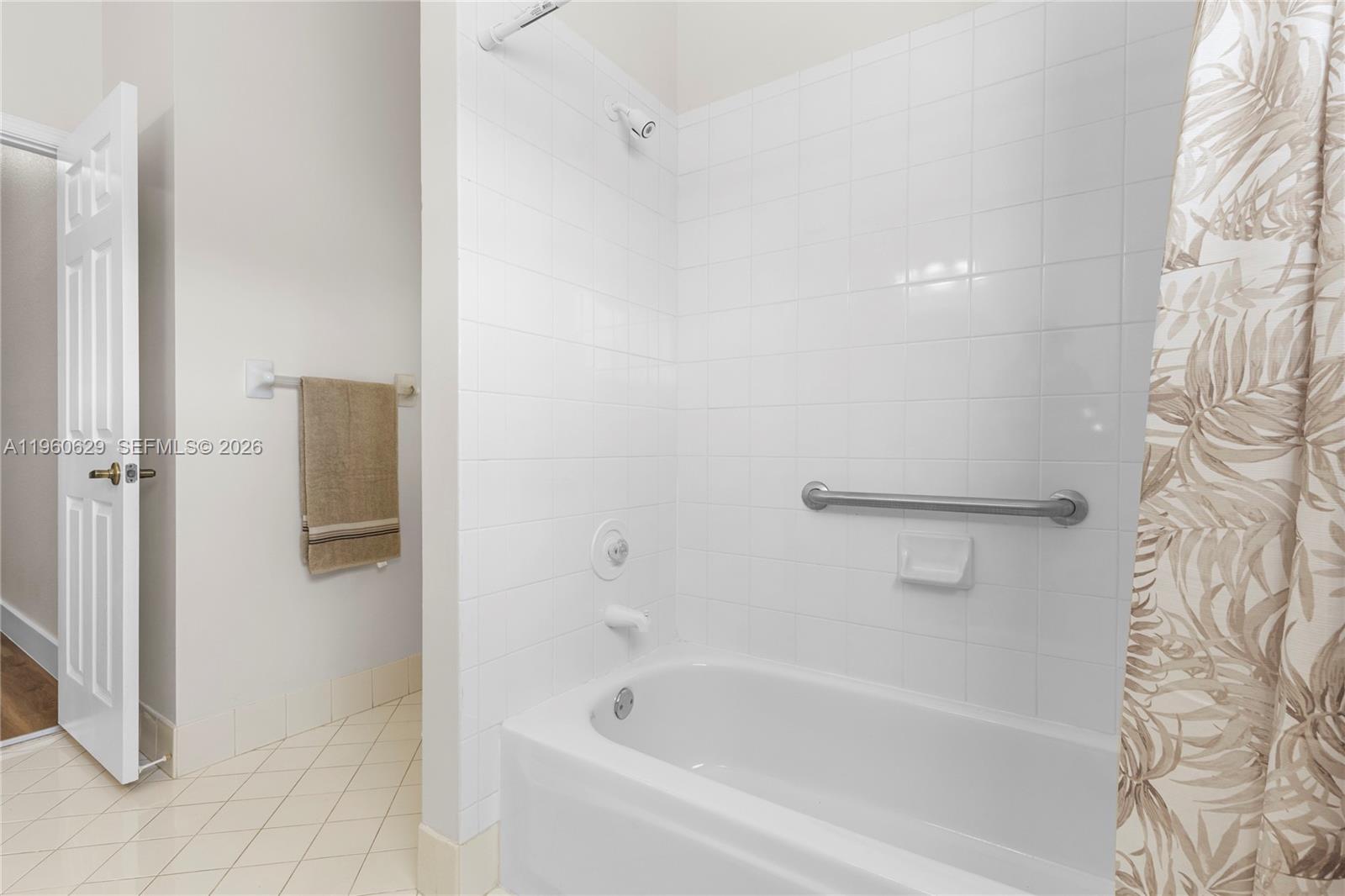 LAKES OF WESTERN PINES RE - Residential