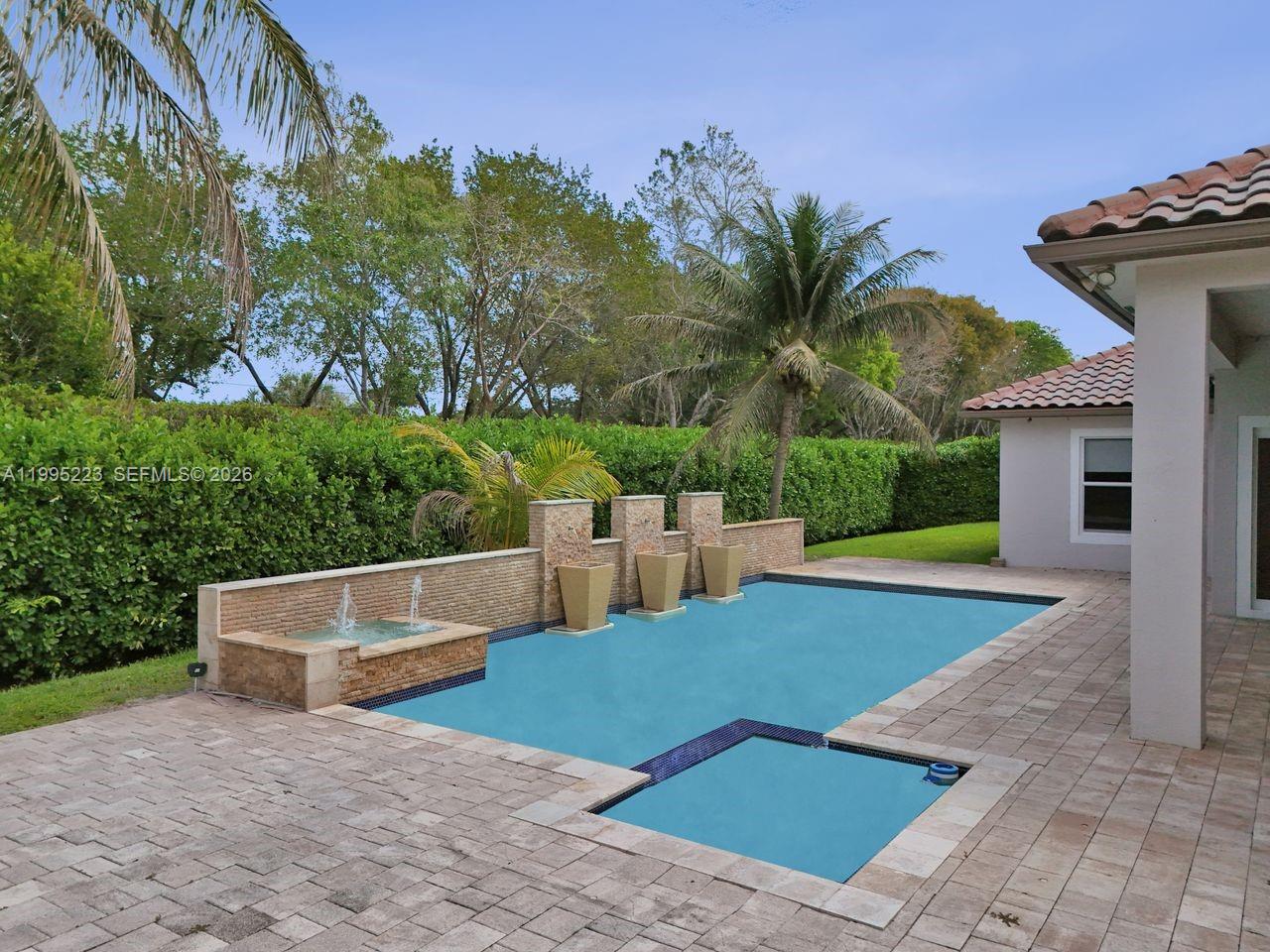 14401 N Jockey Cir N