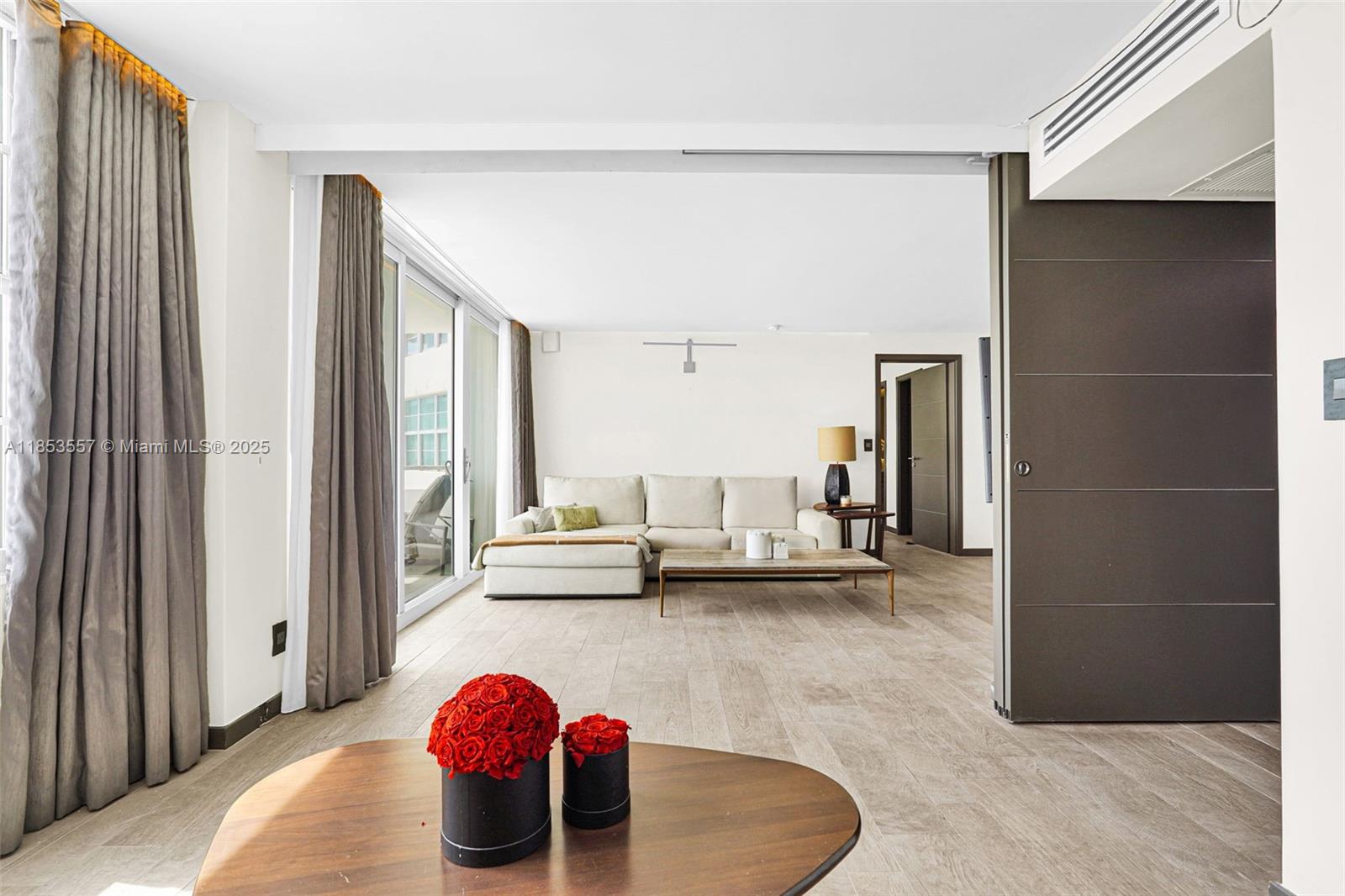 5151 Collins Ave 1519