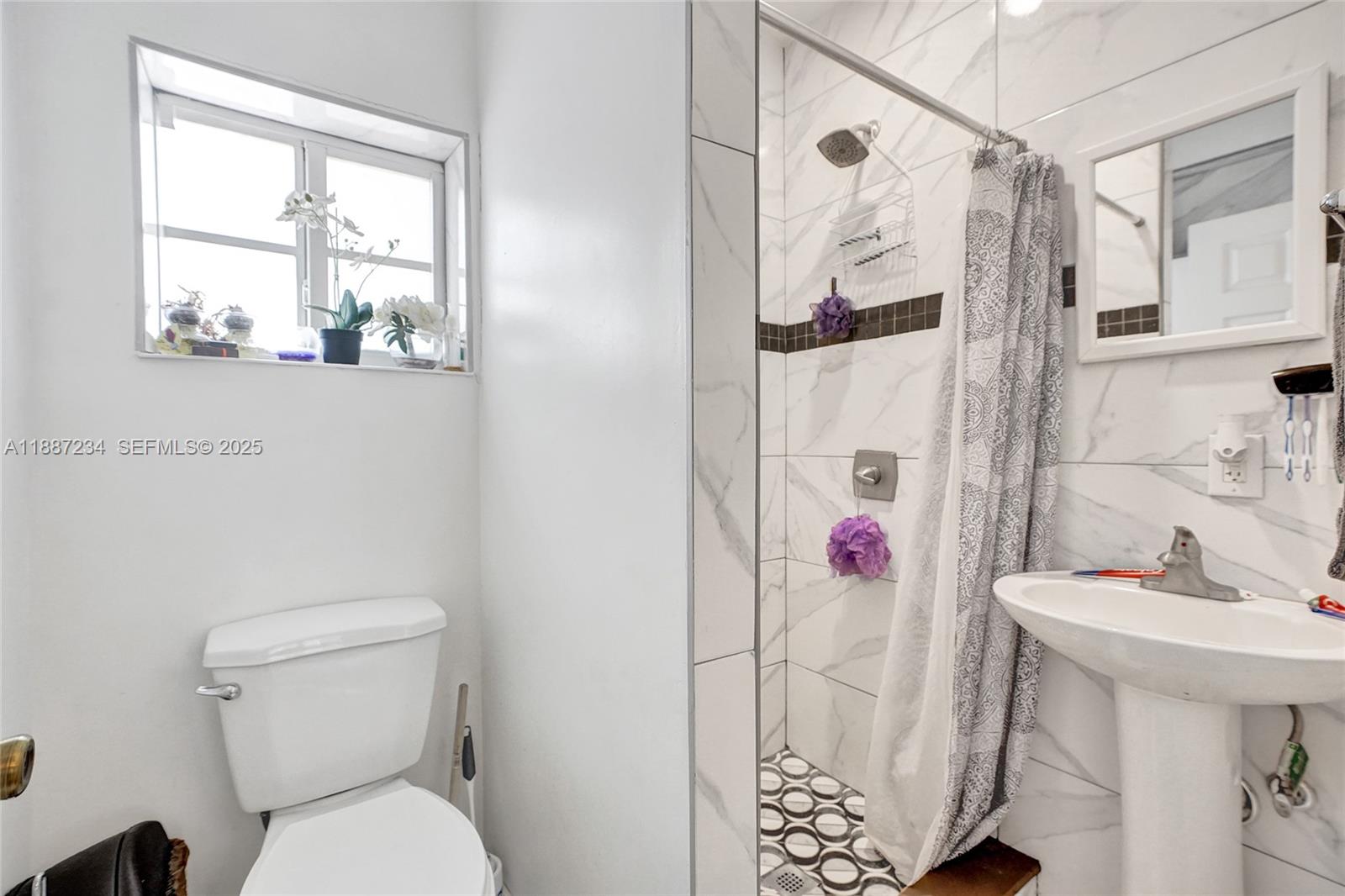 AMD PLAT OF SUNSET LAKE S - Residential Income