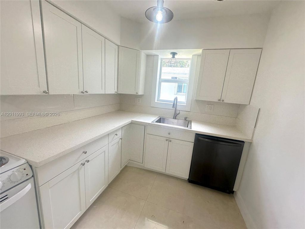 Photo of 115 SE 2nd St #1, Dania Beach, FL 33004 (MLS # A12011993)