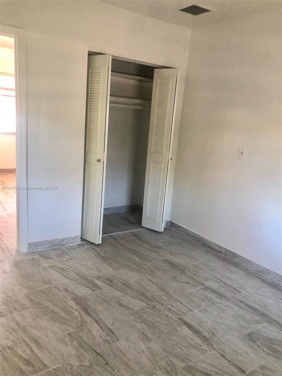 HOLLYWOOD LITTLE RANCHES - Residential Lease