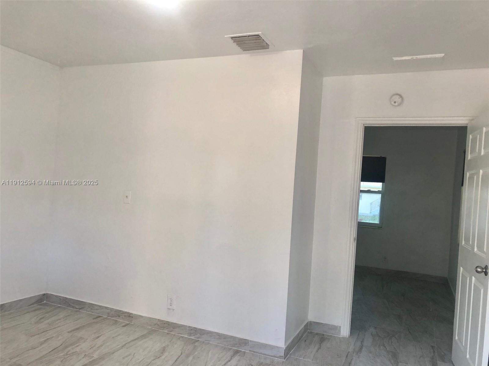 HOLLYWOOD LITTLE RANCHES - Residential Lease