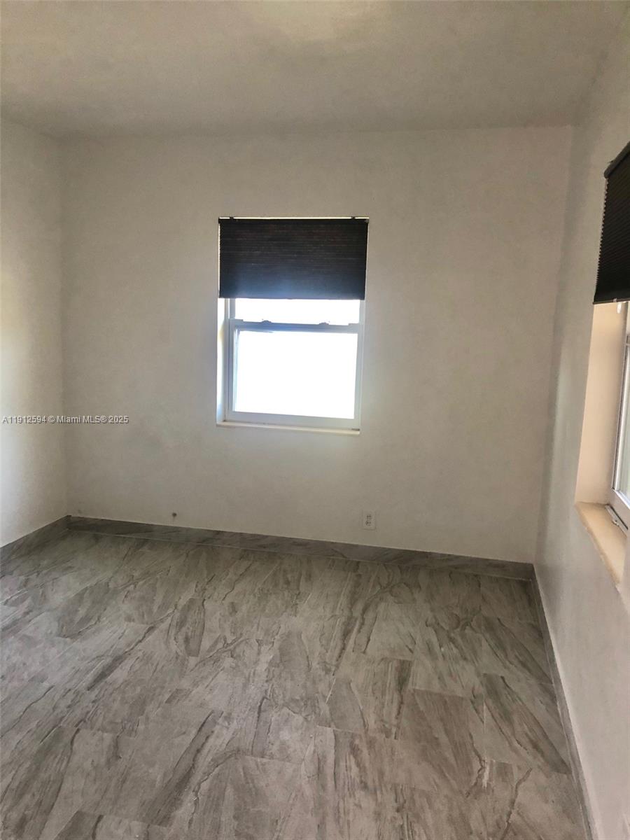 HOLLYWOOD LITTLE RANCHES - Residential Lease