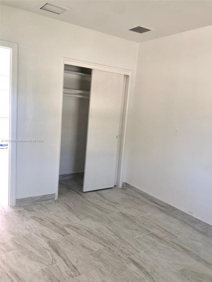 HOLLYWOOD LITTLE RANCHES - Residential Lease