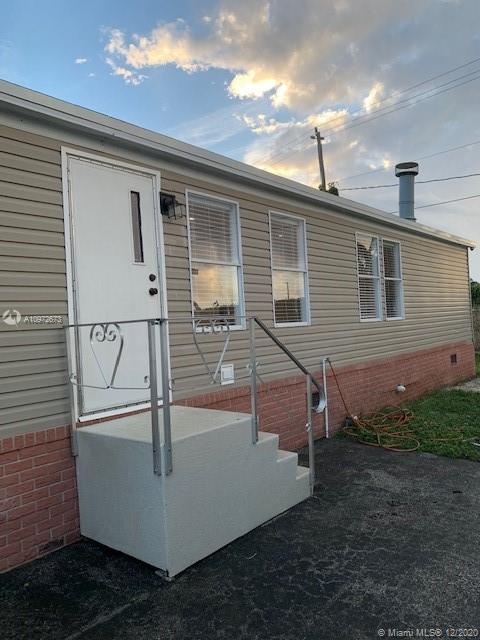 COCOWALK ESTATES - Residential Lease