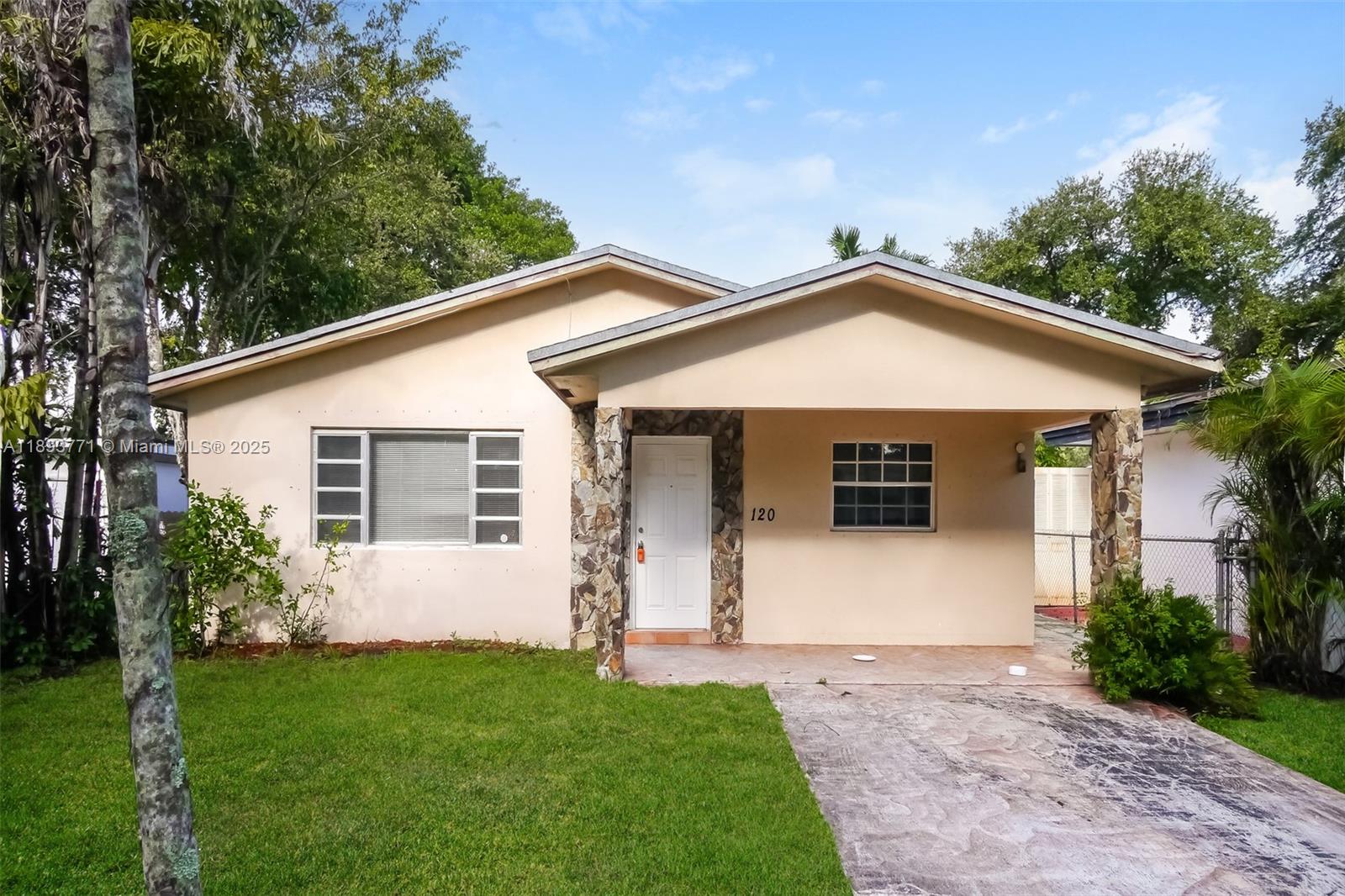 Beautiful home offers 3 bedroom and 2 bathroom with tile type flooring. This home offers a spacious kitchen, updated bathrooms and is located in a beautiful location. The living room is stunning and has tons of natural lighting. The private fenced in backyard is perfect for pets or for enjoying gorgeous days outdoors. This home won't last long. Apply today!
NOTE: Resident is responsible for installing their own washer & dryer. Move in dates are tentative and subject to change. All our homes convey in safe, clean & fully functional conditions. Prices and availability are subject to change at any time.