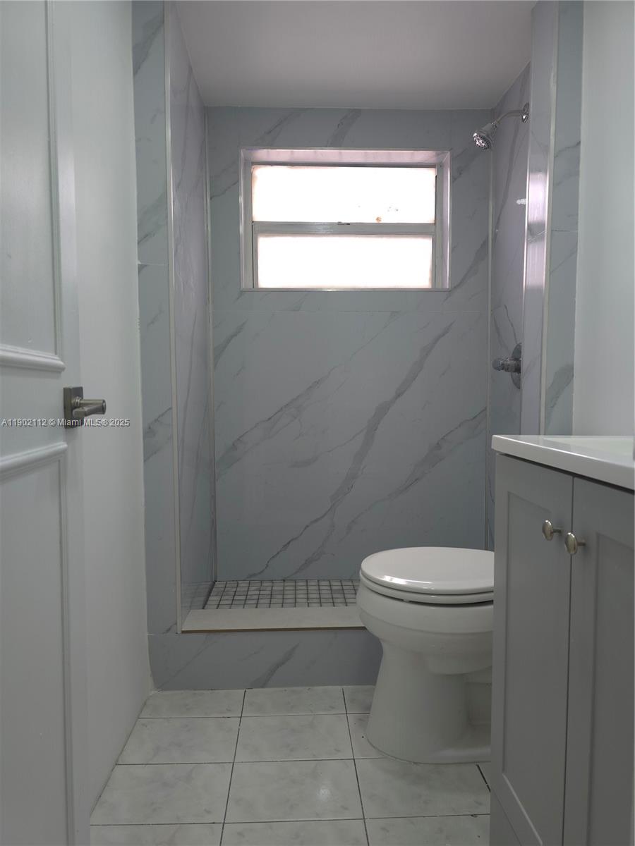 323 Washington Ave 6