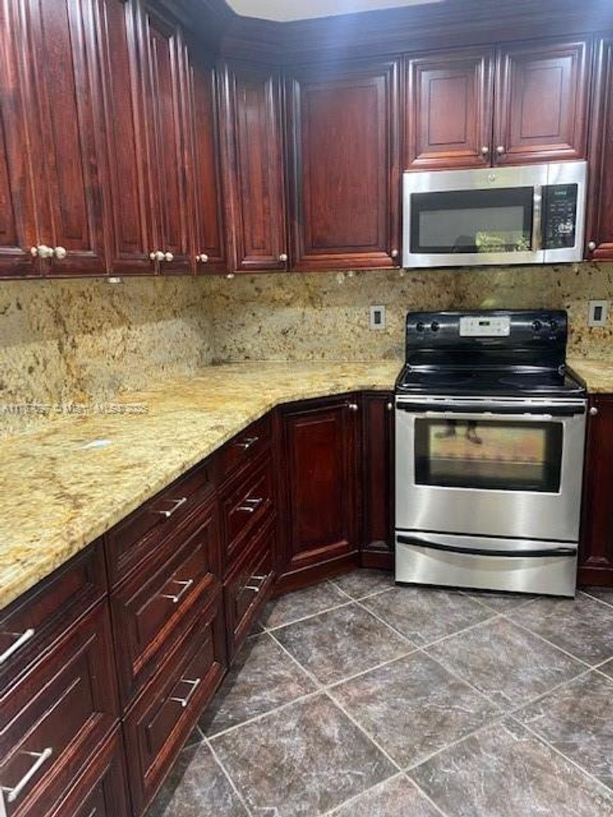 Upgraded open split 2/2 condo, corner unit in first floor. All ages welcome. Upgraded kitchen with SS appliances. Full size washer and dryer in unit with enclosed porch. Community has great amenities pool, basketball, gym, playground, volleyball.... Close to highways, shops and restaurants