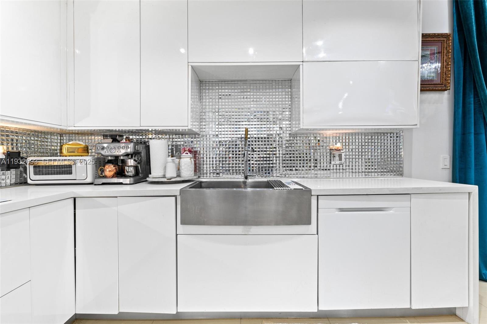 LAKES OF THE MEADOW SEC 1 - Residential