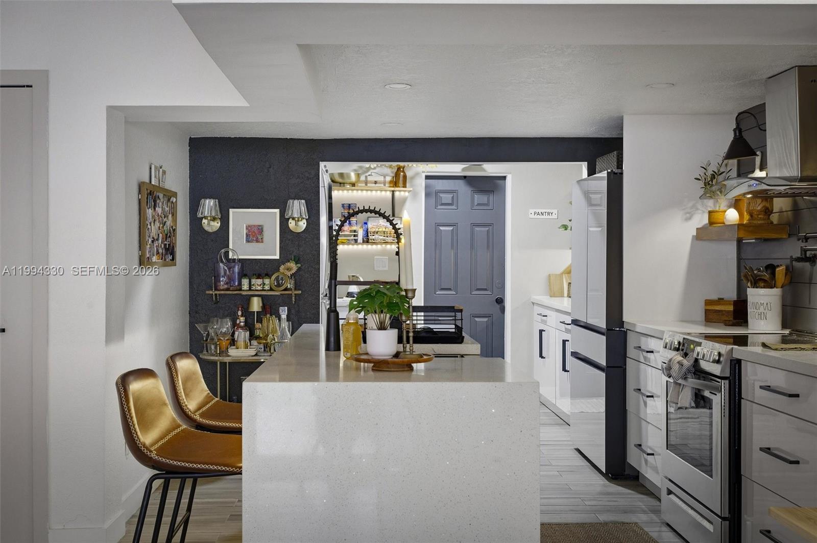 THE TWINS - Residential