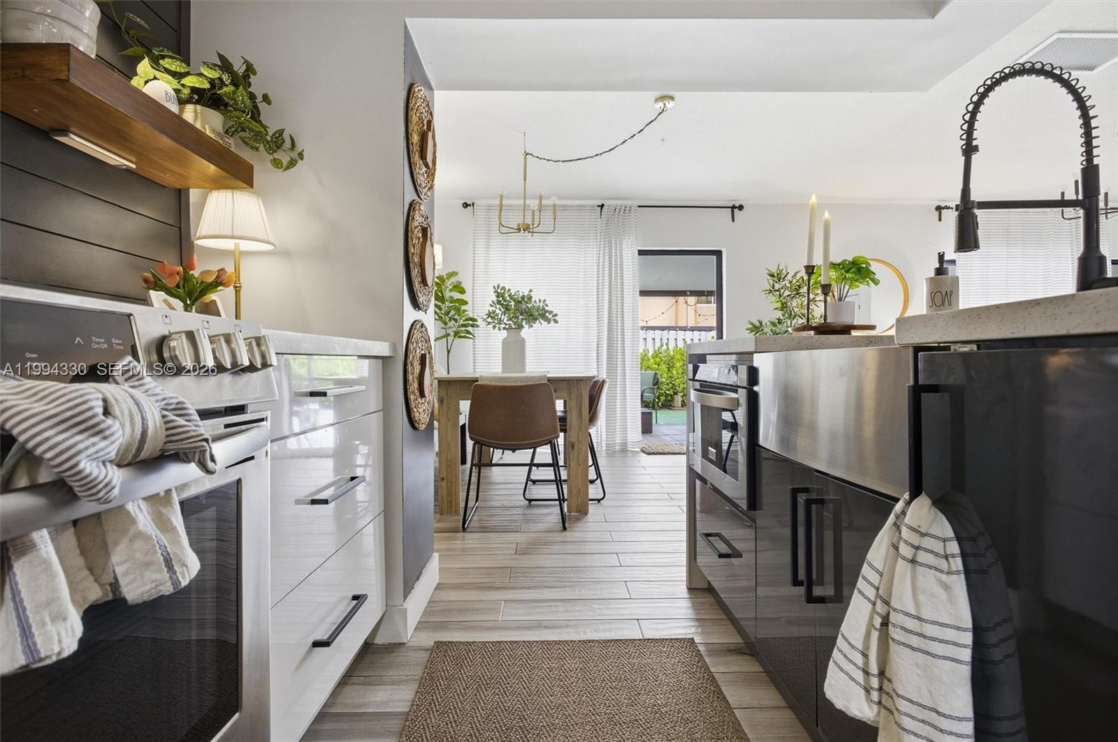 THE TWINS - Residential