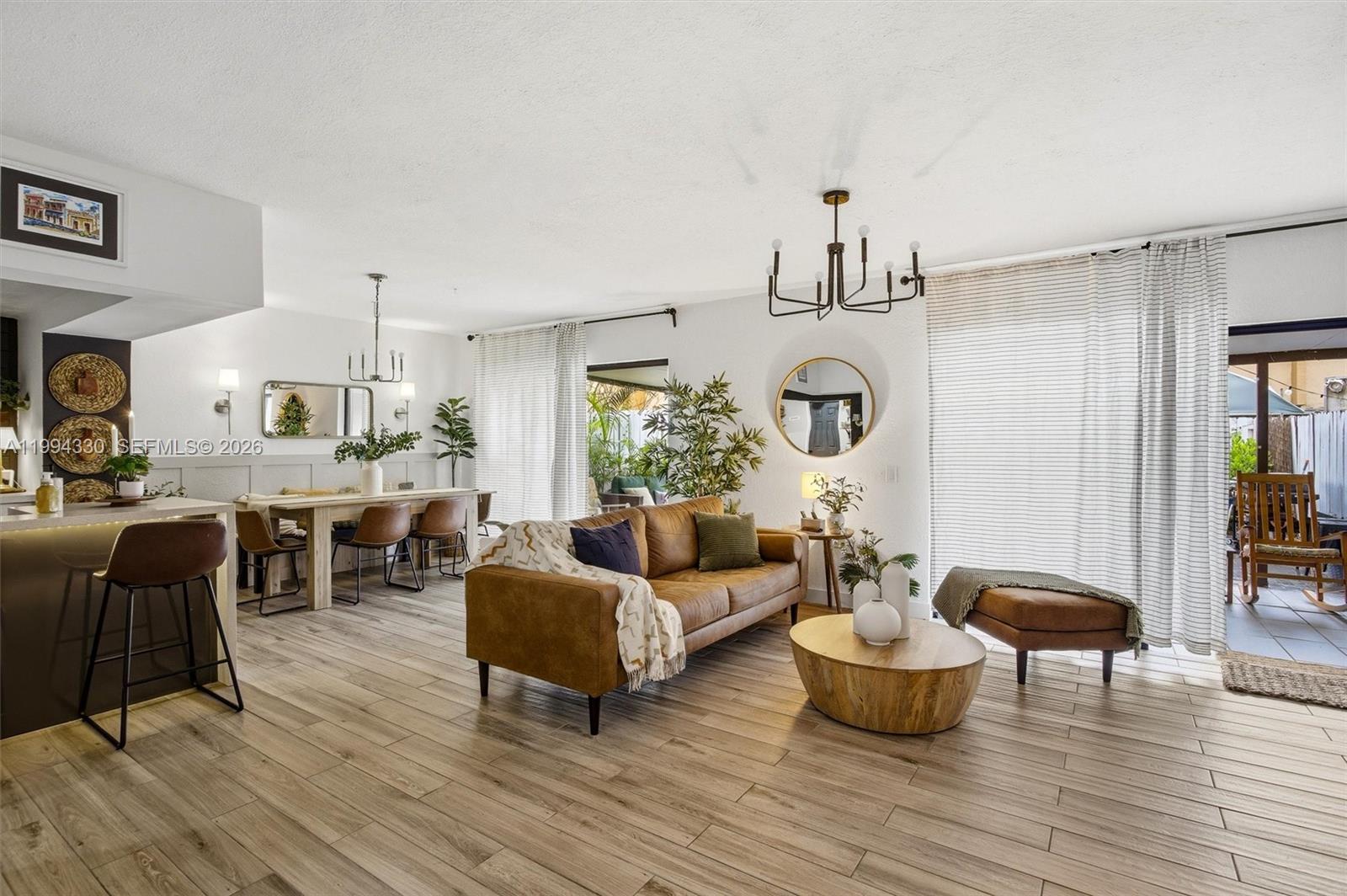 THE TWINS - Residential