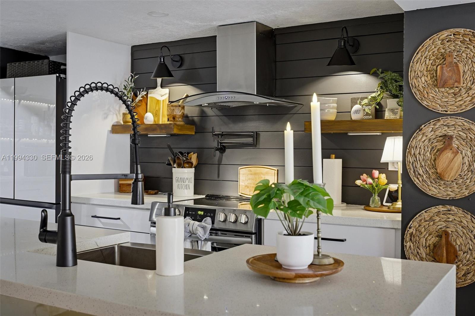 THE TWINS - Residential