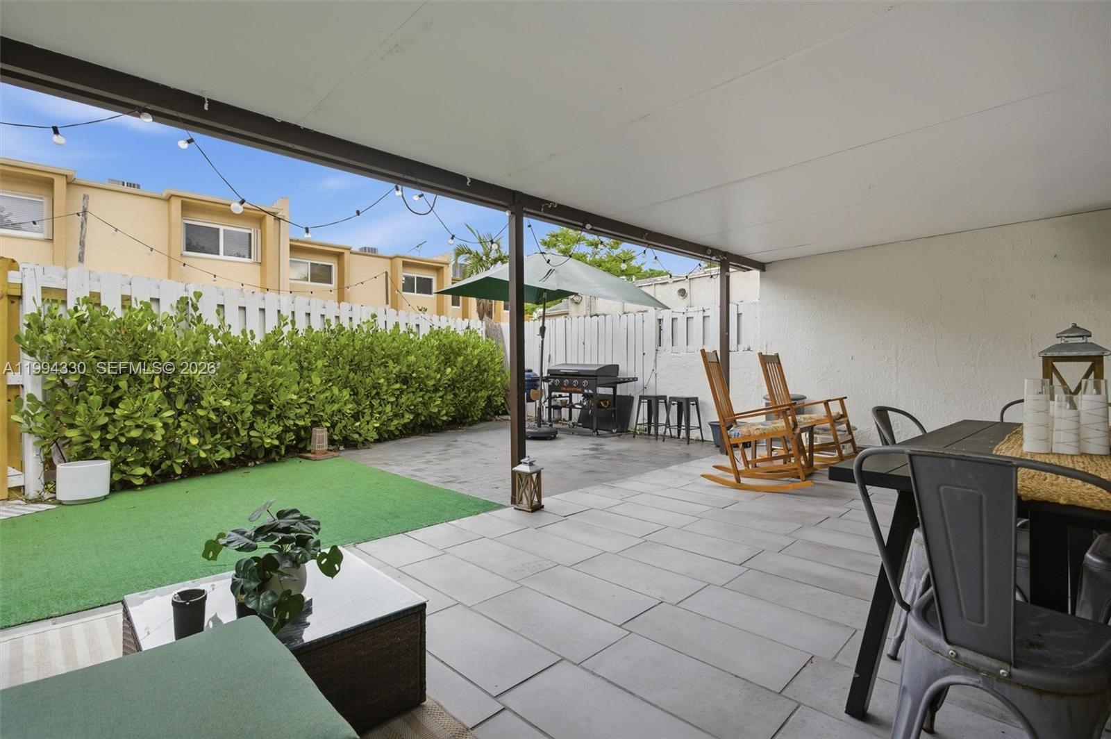 THE TWINS - Residential