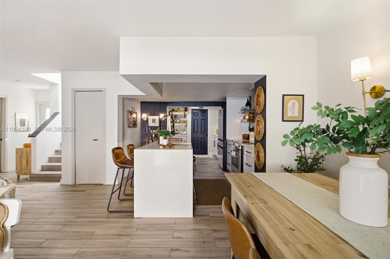 THE TWINS - Residential