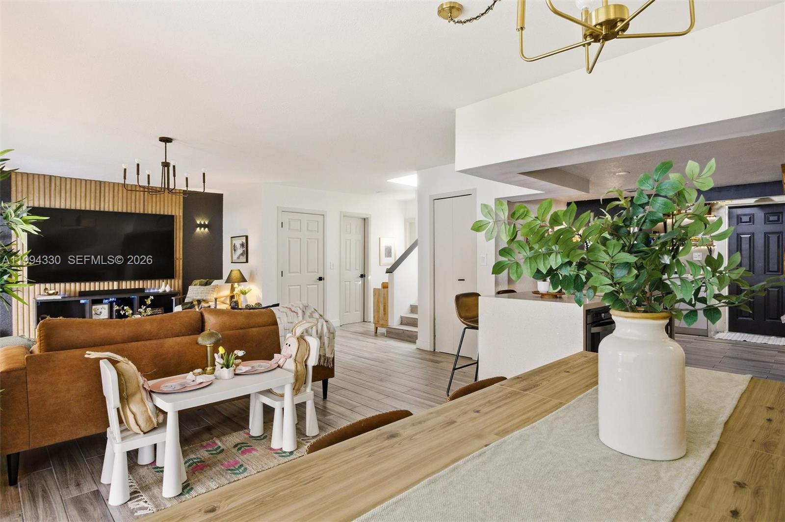 THE TWINS - Residential