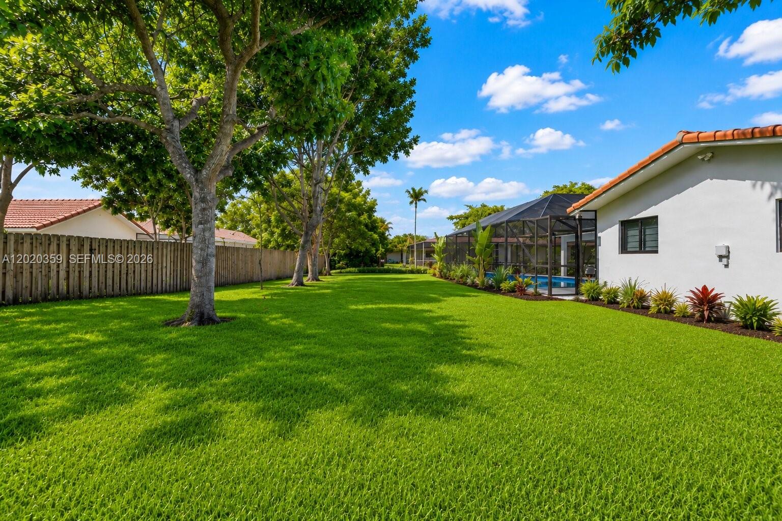 CORAL SPRINGS COUNTRY CLU - Residential