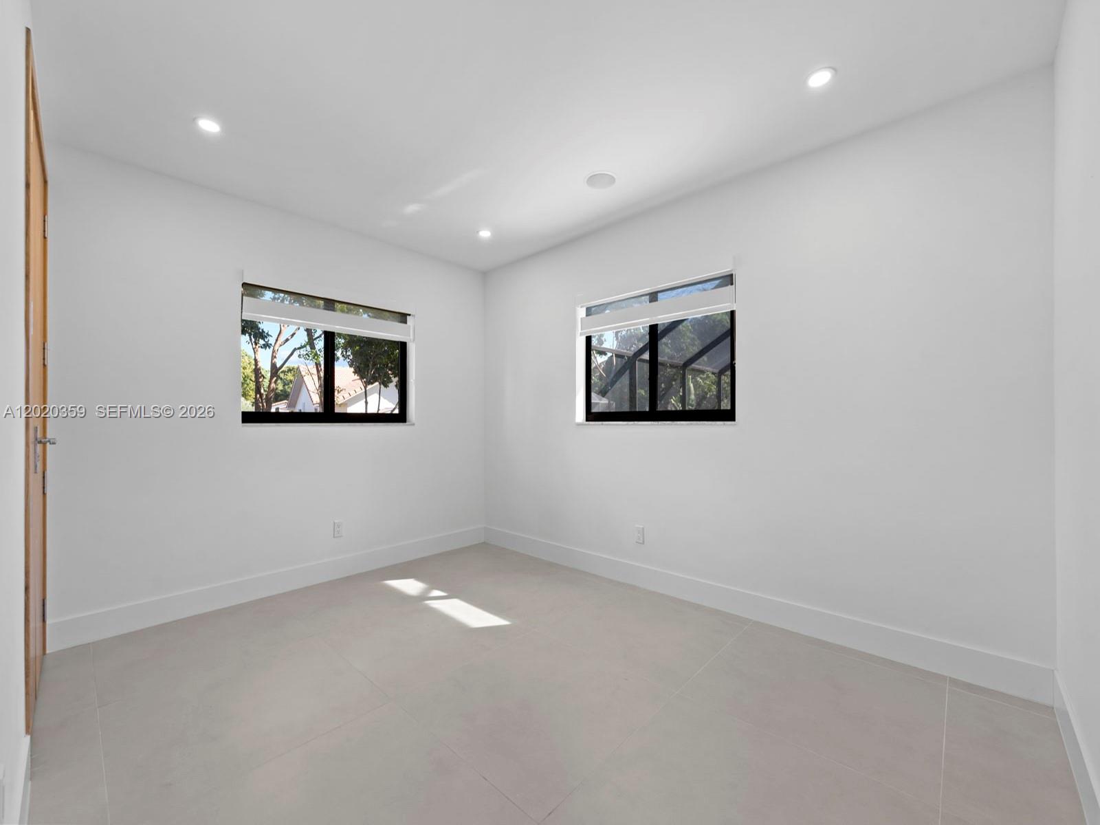 CORAL SPRINGS COUNTRY CLU - Residential