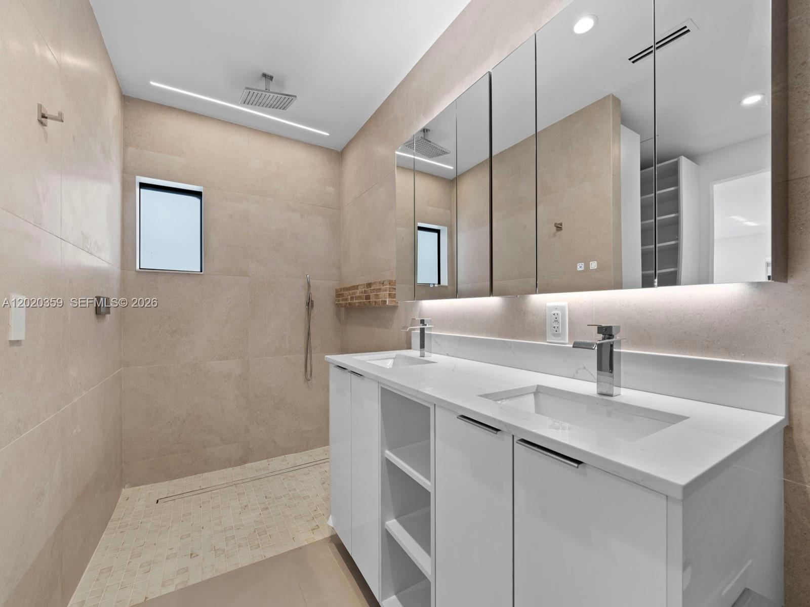 CORAL SPRINGS COUNTRY CLU - Residential