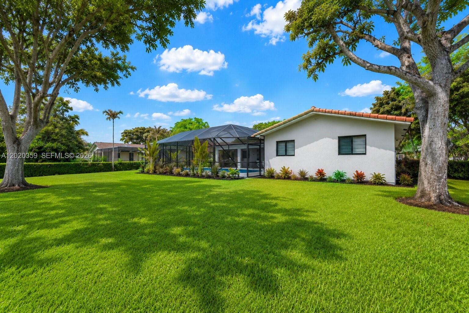 CORAL SPRINGS COUNTRY CLU - Residential