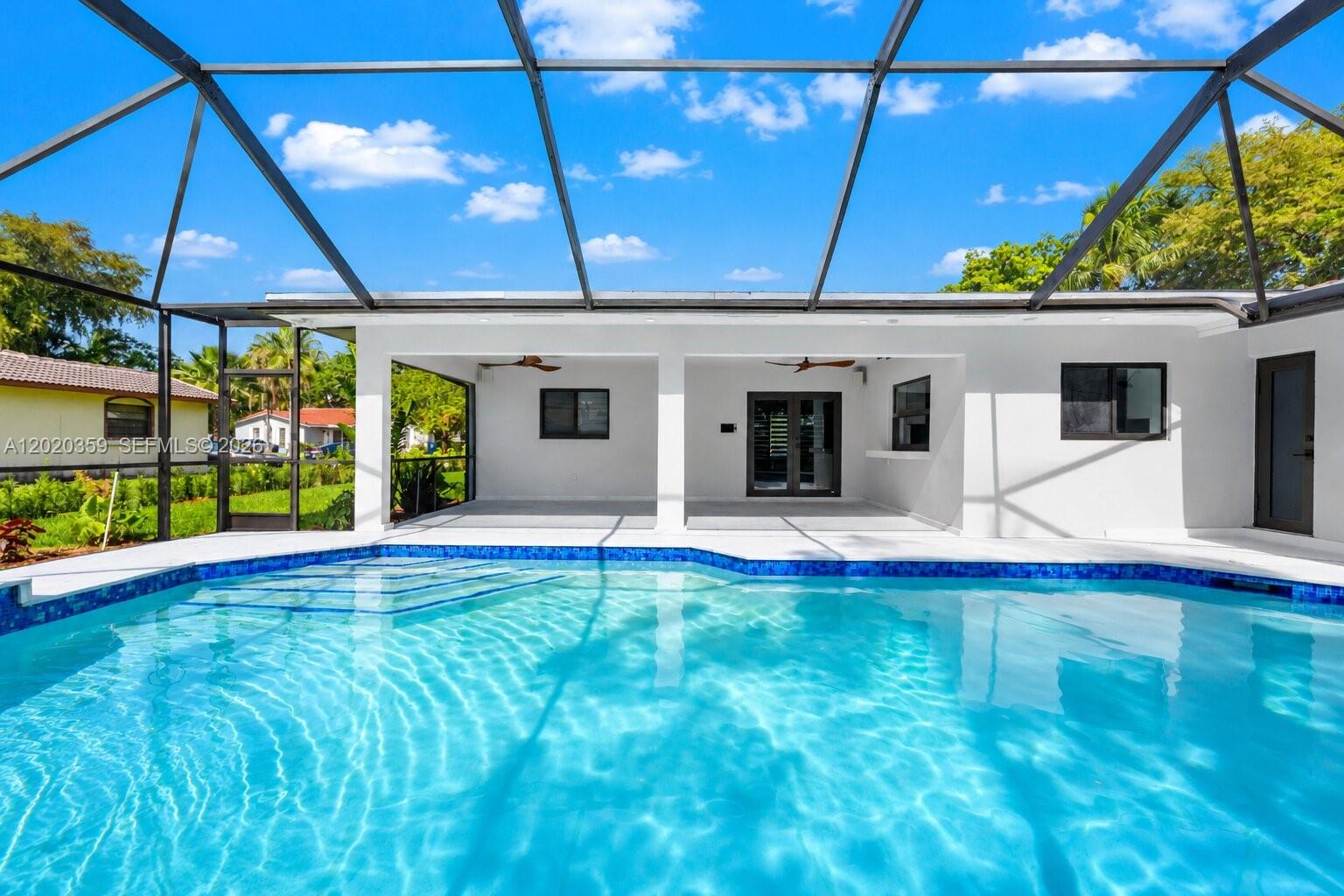CORAL SPRINGS COUNTRY CLU - Residential