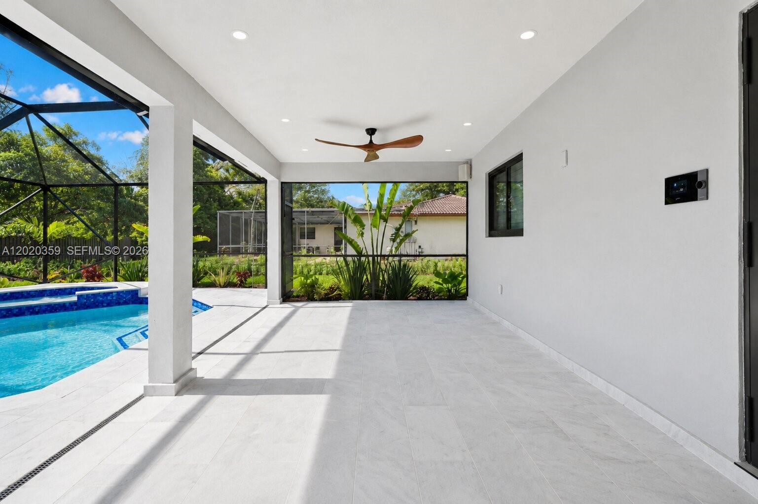 CORAL SPRINGS COUNTRY CLU - Residential