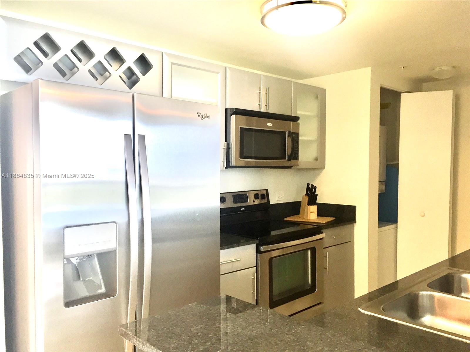 TERRAZAS RIVERPARK VILLAG - Residential Lease