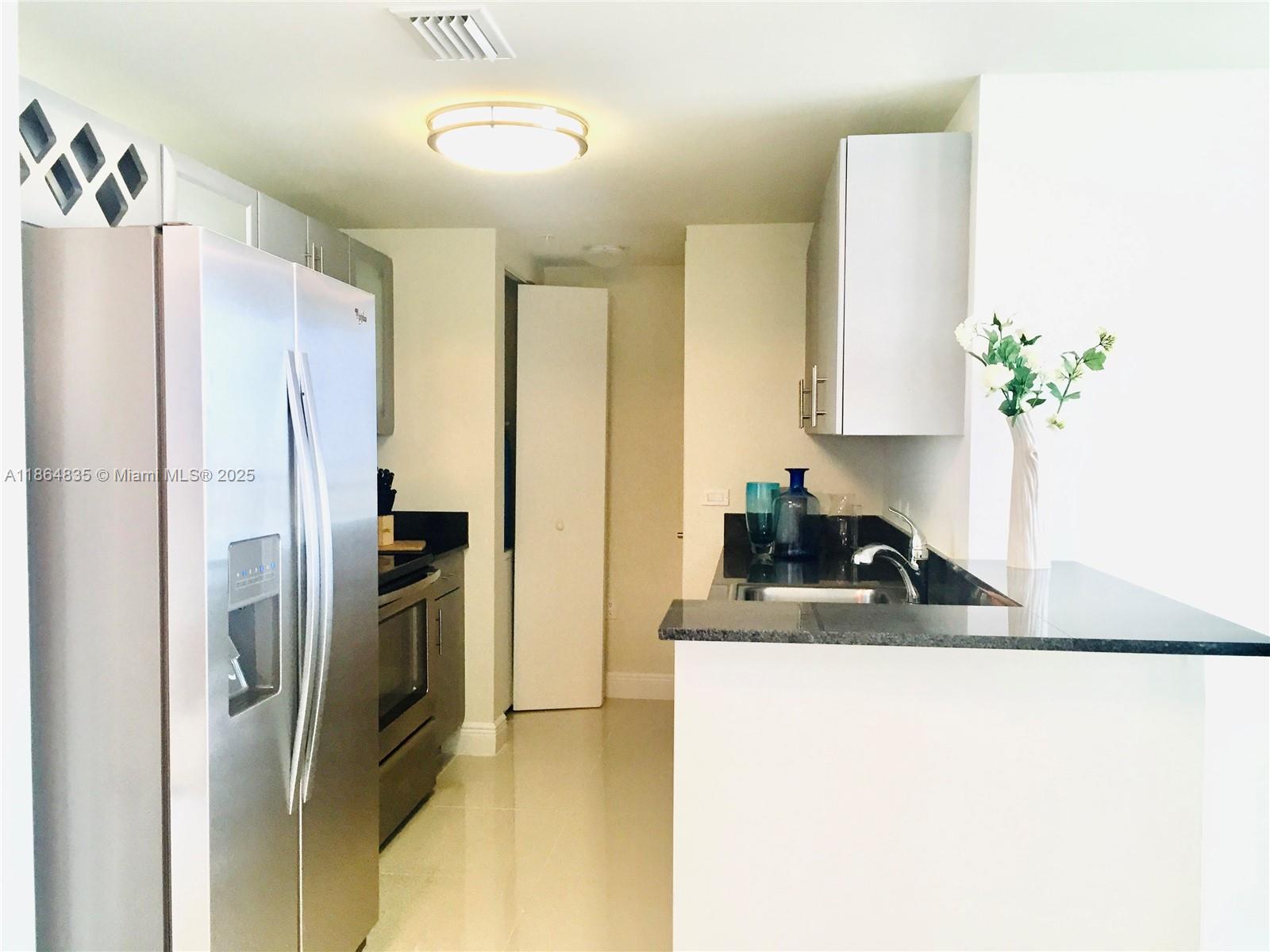 TERRAZAS RIVERPARK VILLAG - Residential Lease