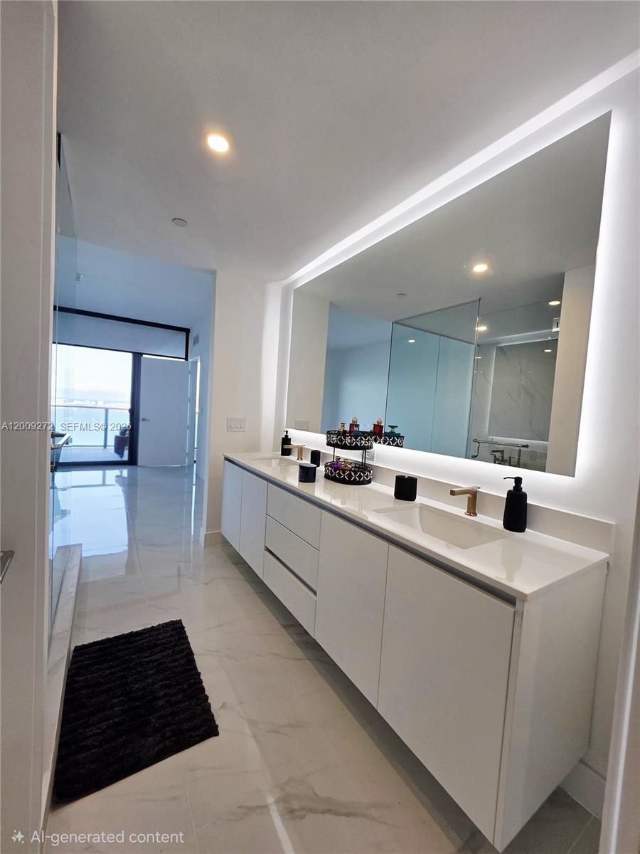 700 NE 24 St 3903