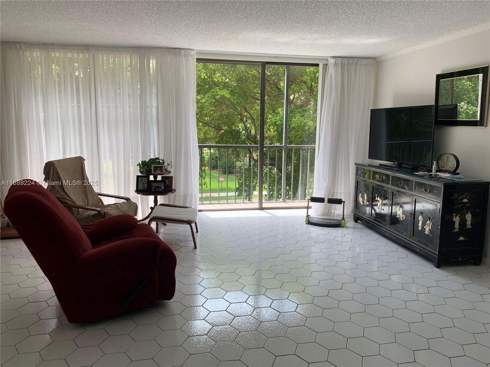 SEASONAL FAIRVIEW HOUSE - Residential Lease
