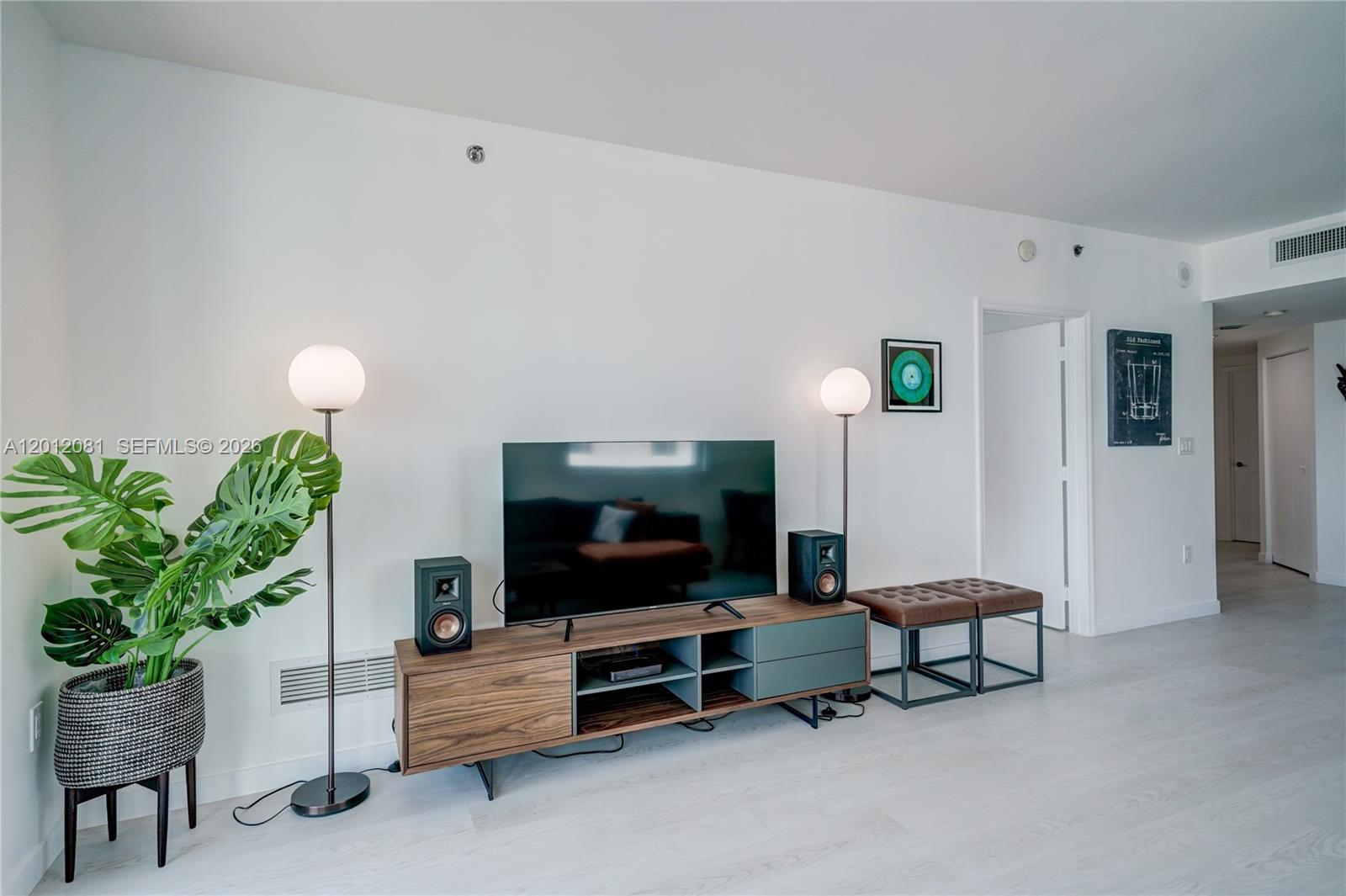 500 Brickell Ave 3807