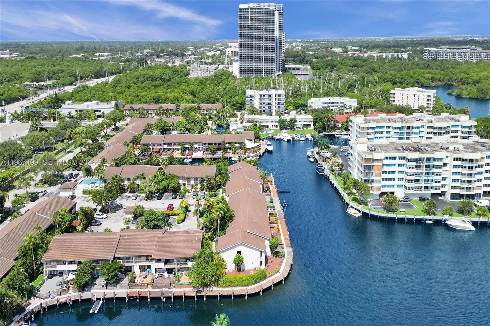 LAKEVIEW TOWNHOUSES CONDO - Residential