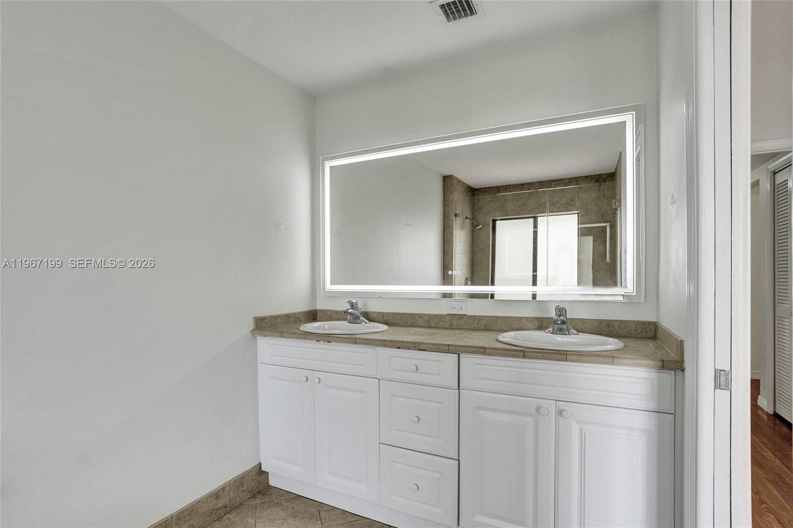 LAKEVIEW TOWNHOUSES CONDO - Residential