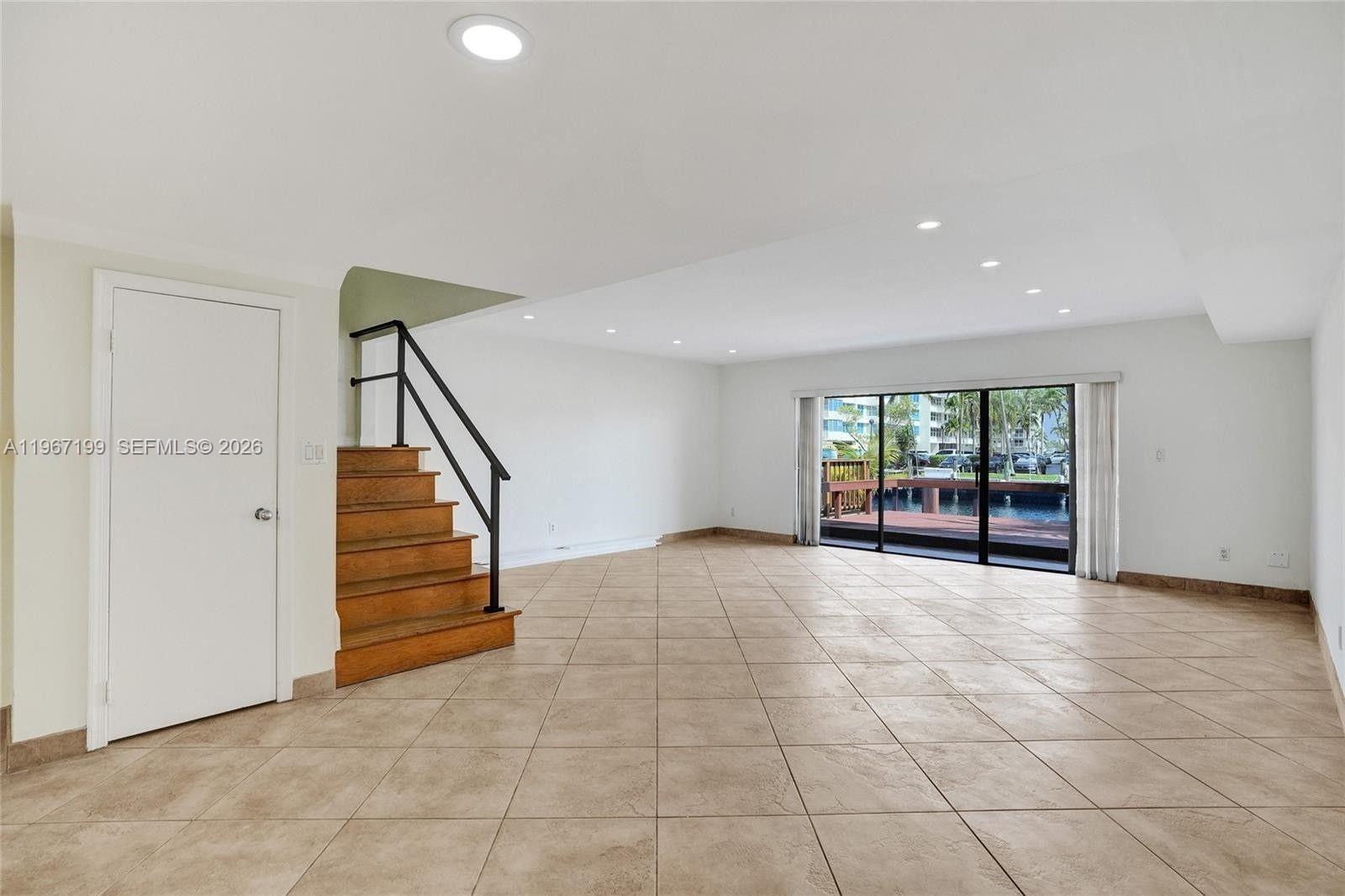 LAKEVIEW TOWNHOUSES CONDO - Residential