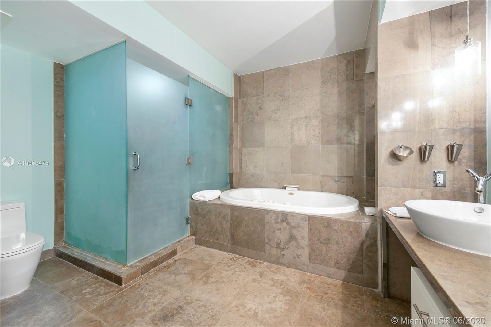 ICON CONDO - Residential
