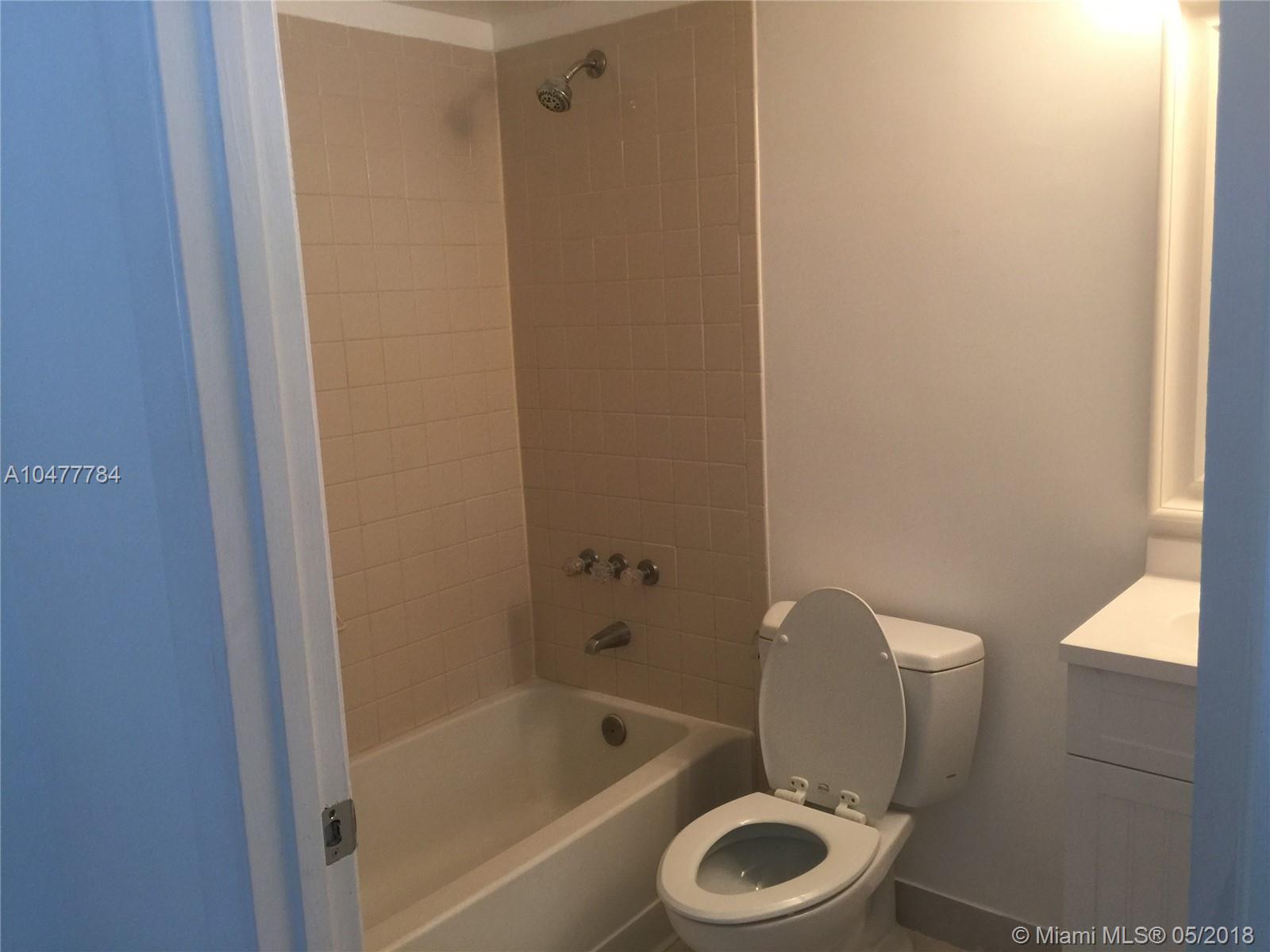 The Palms Of Pembroke Con - Residential Lease