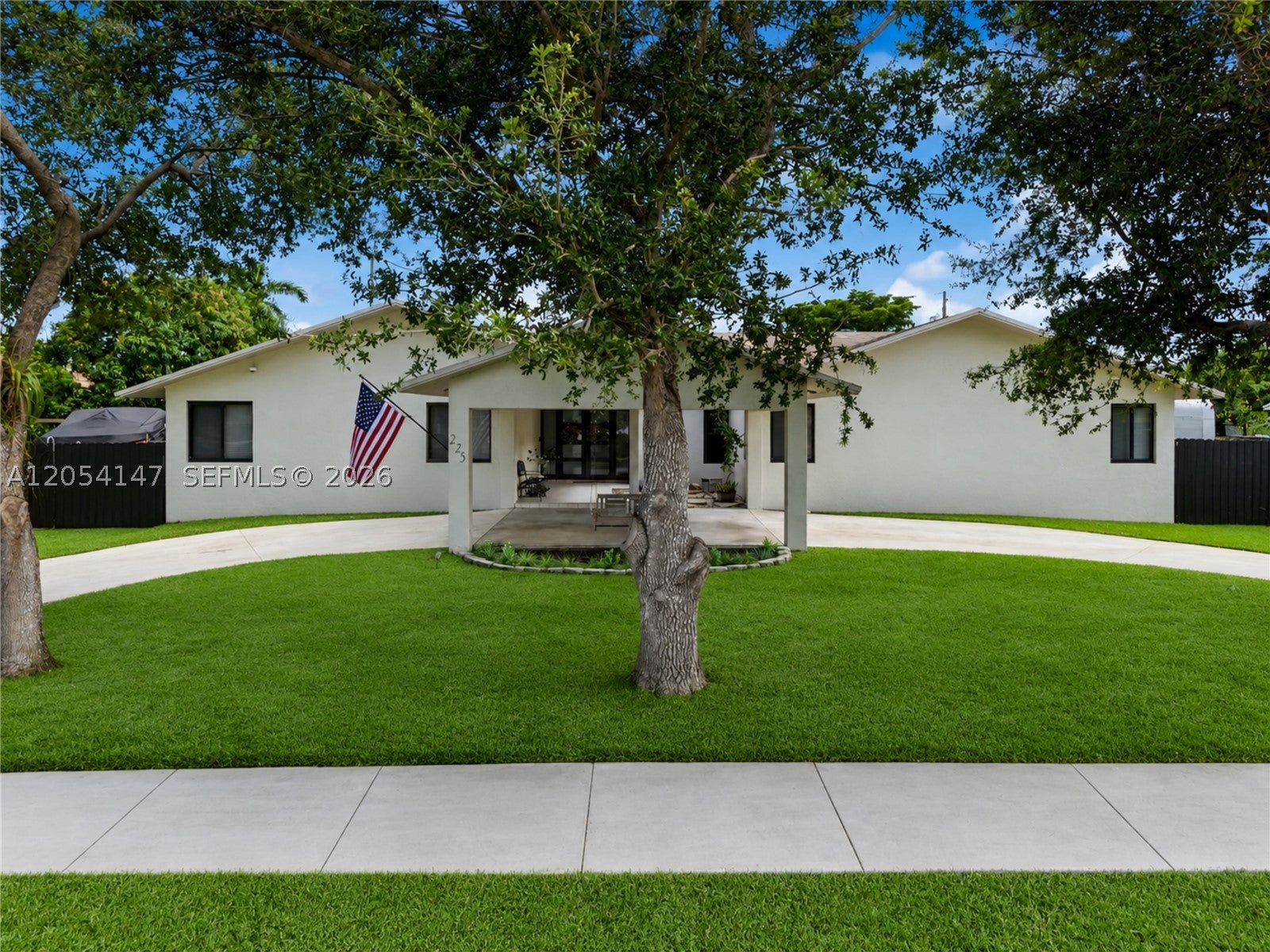 225 NW 21st St