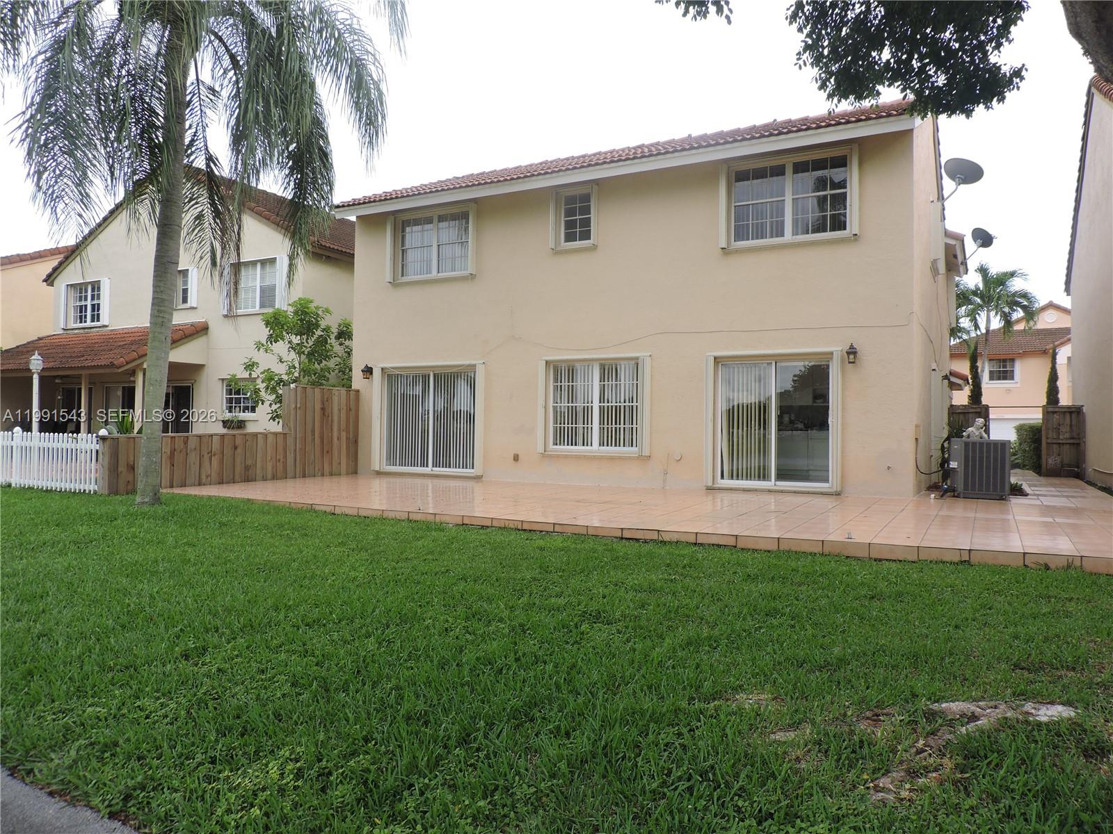 VIZCAYA AT THE HAMMOCKS 1 - Residential Lease