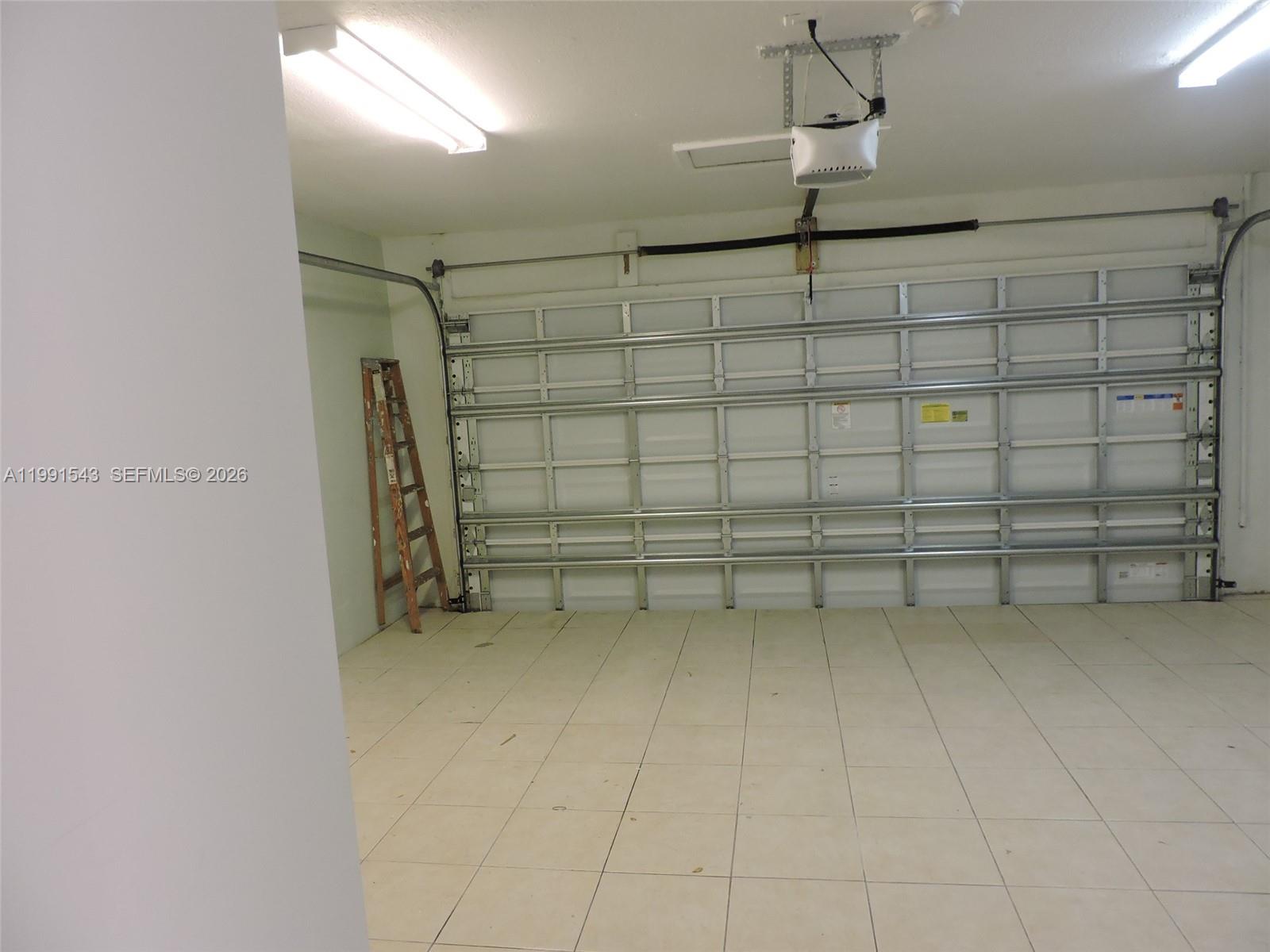 VIZCAYA AT THE HAMMOCKS 1 - Residential Lease
