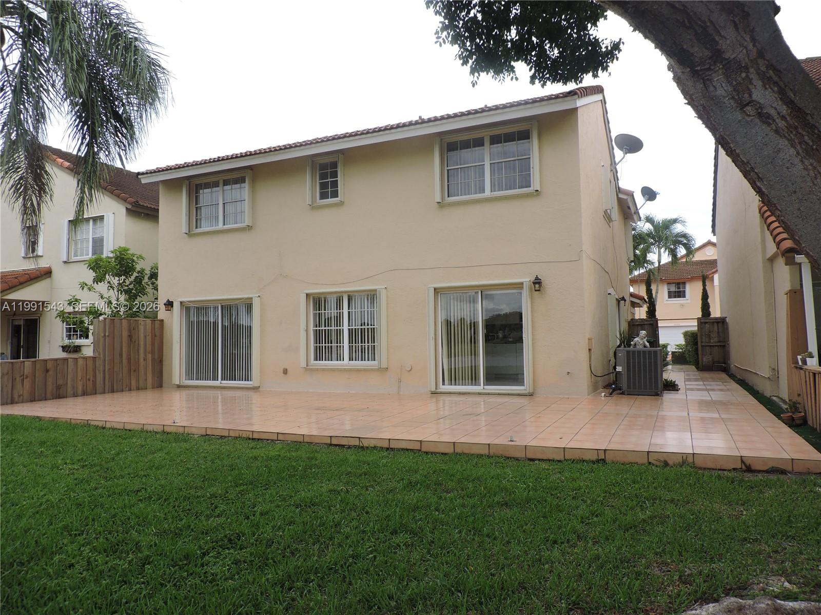 VIZCAYA AT THE HAMMOCKS 1 - Residential Lease