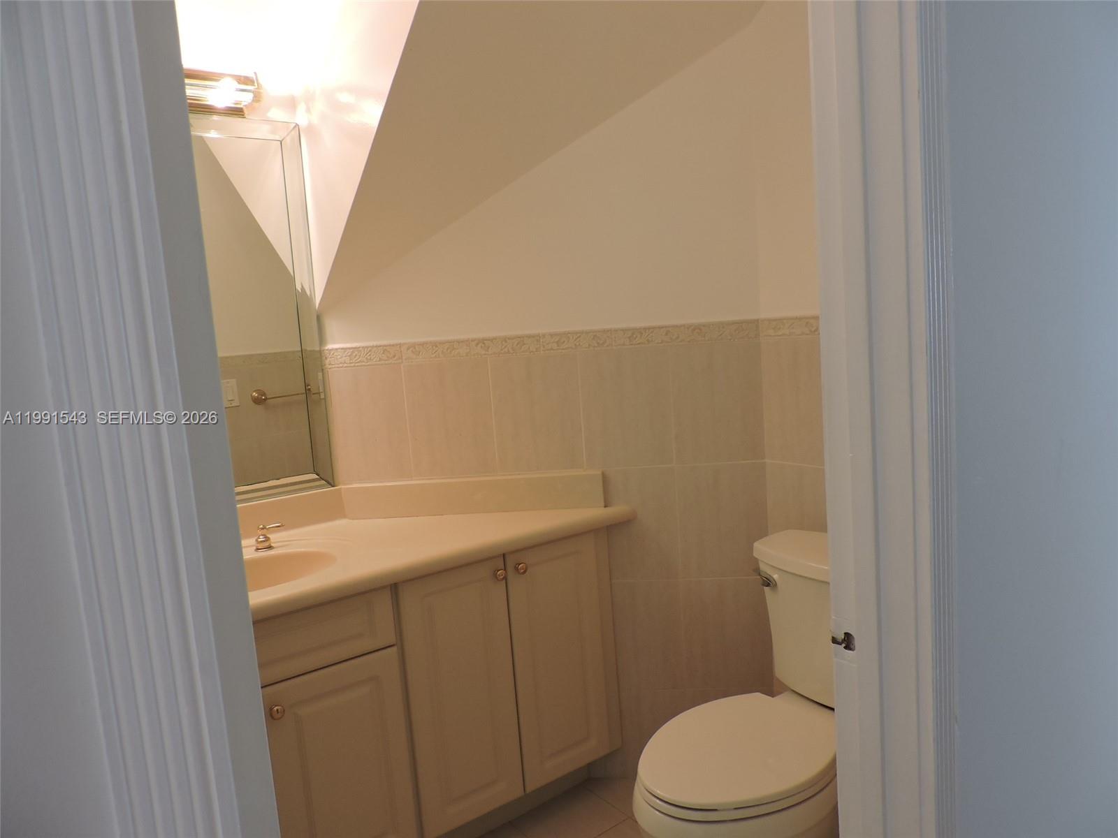 VIZCAYA AT THE HAMMOCKS 1 - Residential Lease