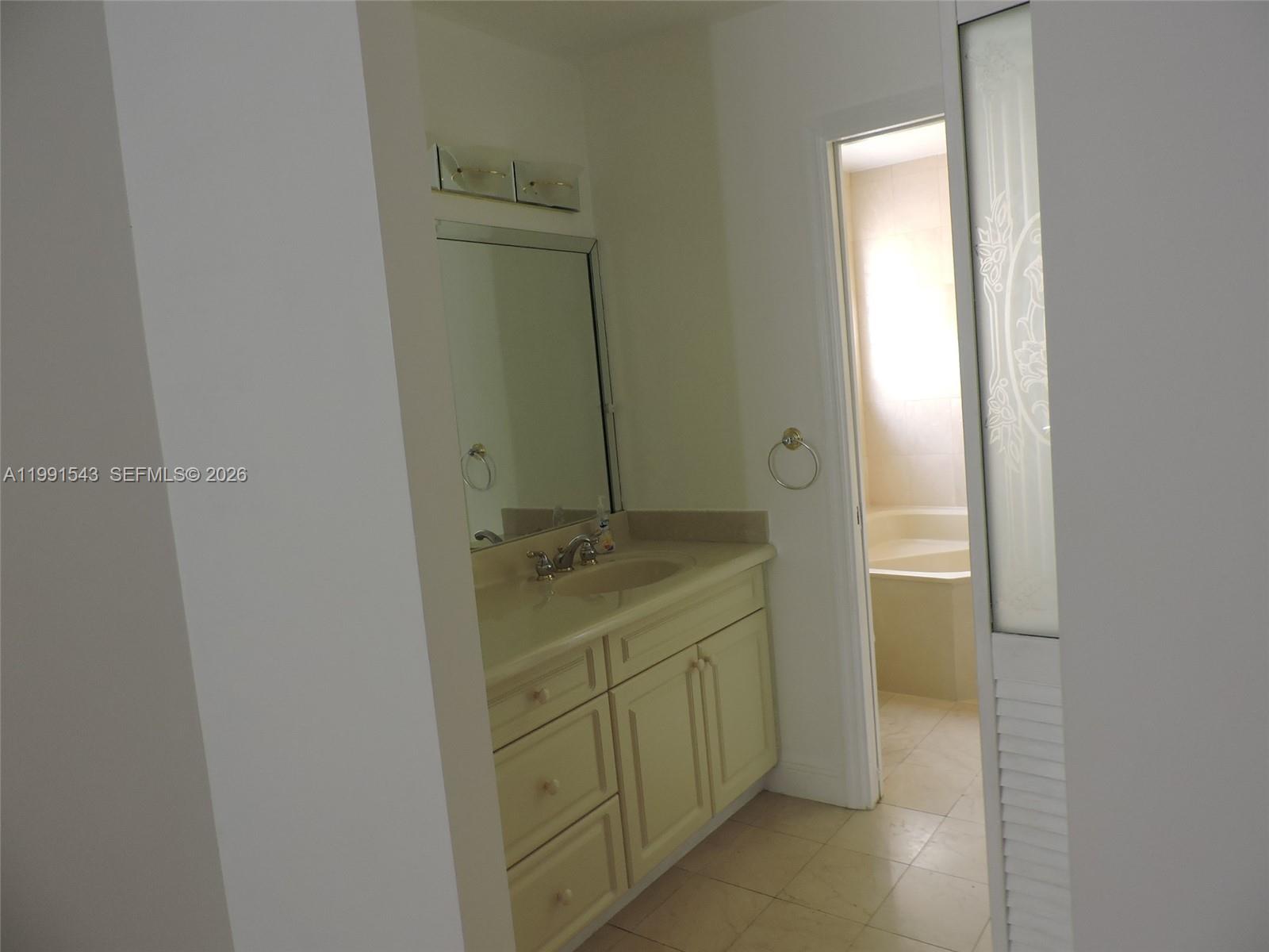 VIZCAYA AT THE HAMMOCKS 1 - Residential Lease