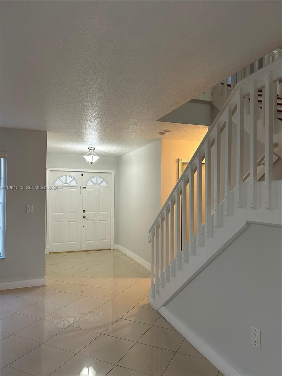 VIZCAYA AT THE HAMMOCKS 1 - Residential Lease
