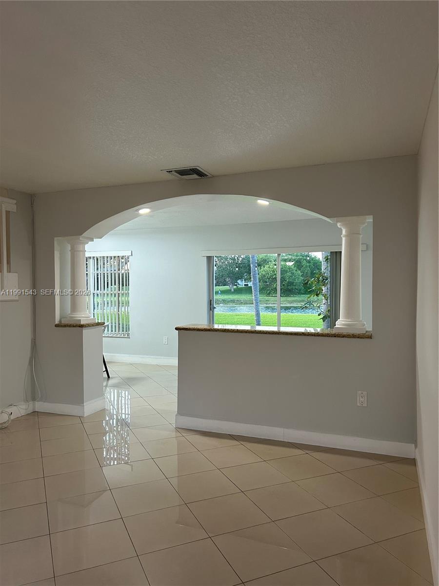 VIZCAYA AT THE HAMMOCKS 1 - Residential Lease